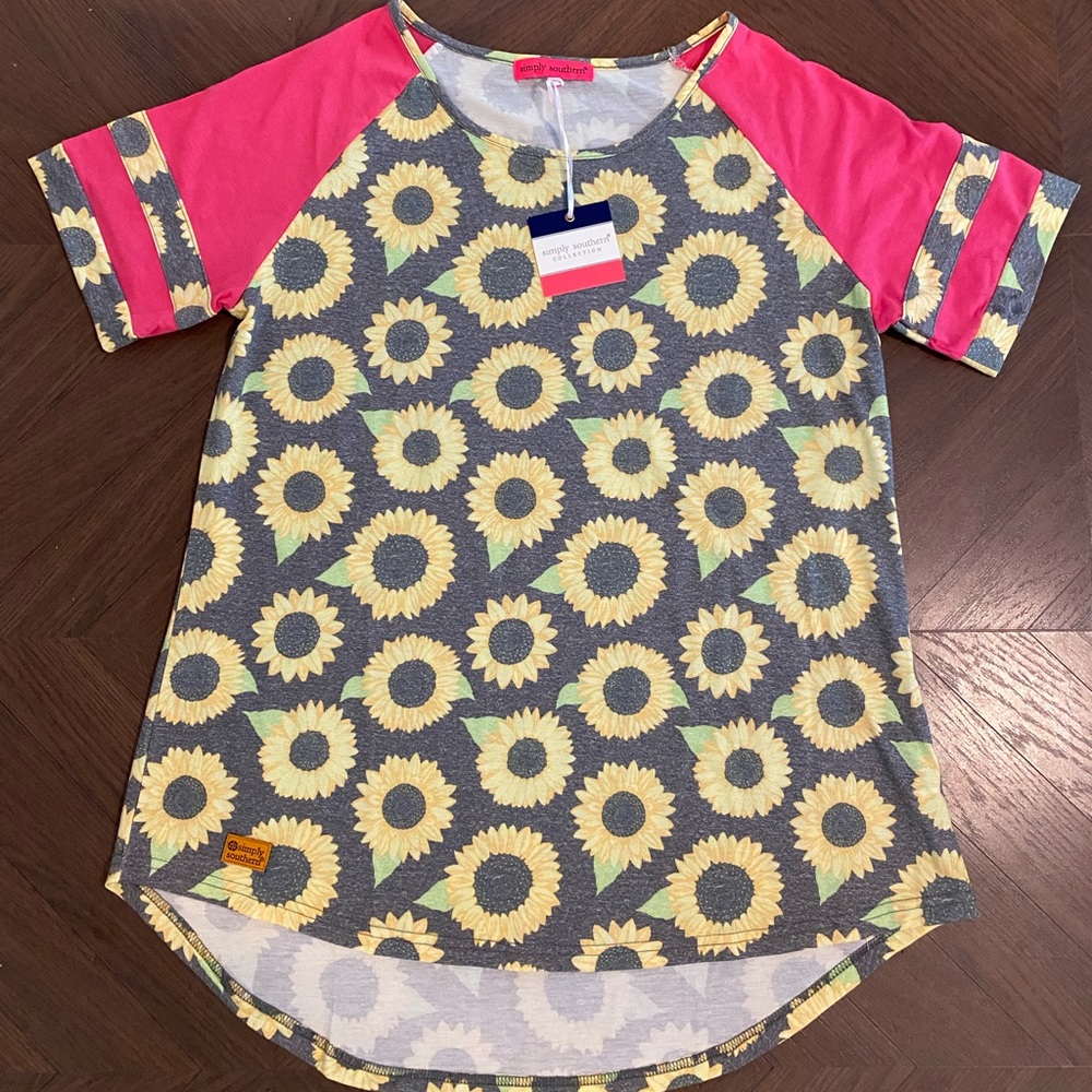 Women’s simply southern top